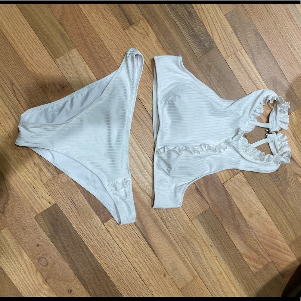 Cupshe High neck Bikini